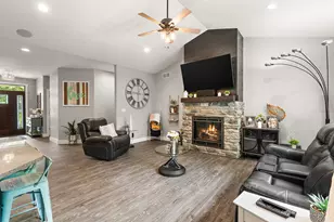 10186 Rustic Dr, Demotte, IN 46310 - Photo 6
