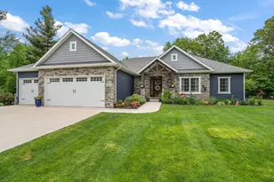 10186 Rustic Dr, Demotte, IN 46310 - Photo 2