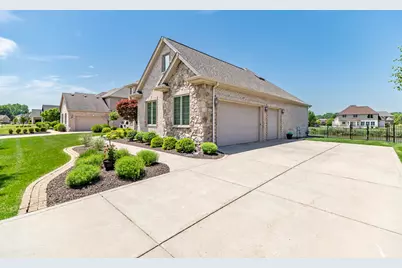 930 Stonebridge Drive, Schererville, IN 46375 - Photo 4