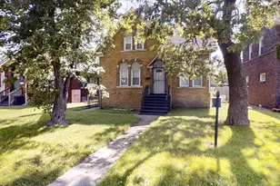 323 Garfield St, Gary, IN 46404 - Photo 2