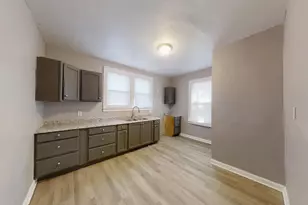 323 Garfield St, Gary, IN 46404 - Photo 10