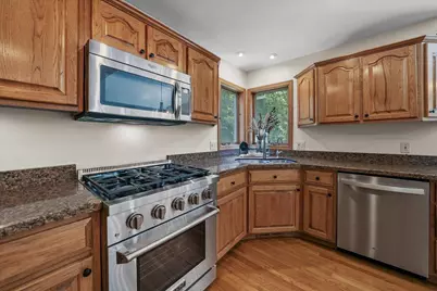 8835 S Lilac Street, Demotte, IN 46310 - Photo 10