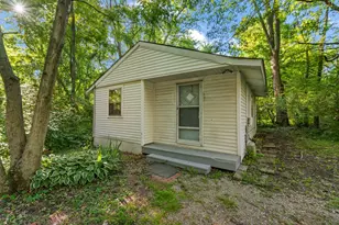 1910 S Calhoun St, Griffith, IN 46319 - Photo 12