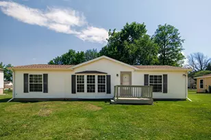 605 E Washington St, Morocco, IN 47963 - Photo 1
