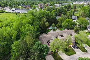 3730 Chimney Hill Dr, Valparaiso, IN 46383 - Photo 40