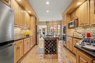 3730 Chimney Hill Dr, Valparaiso, IN 46383 - Photo 14