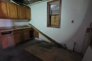 5008 Alexander Ave, East Chicago, IN 46312 - Photo 4