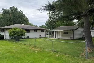 1905 Crockett Ave, Valparaiso, IN 46383 - Photo 12