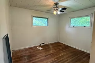 1905 Crockett Ave, Valparaiso, IN 46383 - Photo 6