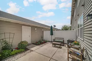 11439 Vermont Pl, Crown Point, IN 46307 - Photo 2