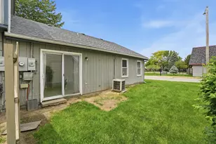 6089 Maryland St, Merrillville, IN 46410 - Photo 4