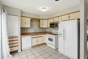 6089 Maryland St, Merrillville, IN 46410 - Photo 8