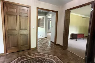 6834 Mercedes Ln, Demotte, IN 46310 - Photo 6