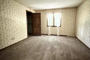 6834 Mercedes Ln, Demotte, IN 46310 - Photo 18