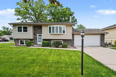 2801 Crabapple Lane, Hobart, IN 46342 - Photo 2