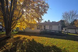 6862 NE Suburban Dr, Michigan City, IN 46360 - Photo 12