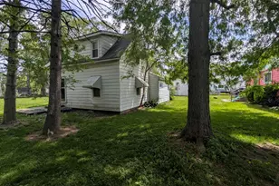 405 Maple Ave, Wheeler, IN 46393 - Photo 4
