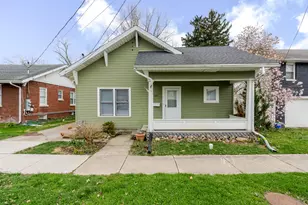 306 Brown St, Valparaiso, IN 46383 - Photo 2