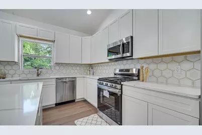 2865 Benton Street, Lake Station, IN 46405 - Photo 8