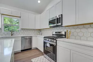 2865 Benton St, Lake Station, IN 46405 - Photo 8