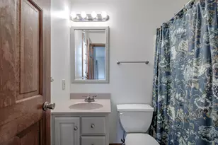 203 Parkwood Dr, Valparaiso, IN 46383 - Photo 16