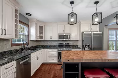 203 Parkwood Drive, Valparaiso, IN 46383 - Photo 8