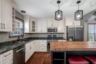 203 Parkwood Dr, Valparaiso, IN 46383 - Photo 8