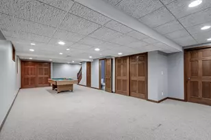 203 Parkwood Dr, Valparaiso, IN 46383 - Photo 26
