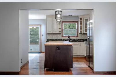 203 Parkwood Drive, Valparaiso, IN 46383 - Photo 6