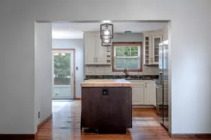 203 Parkwood Dr, Valparaiso, IN 46383 - Photo 6