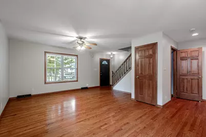 203 Parkwood Drive, Valparaiso, IN 46383 - Photo 4