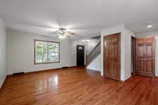 203 Parkwood Dr, Valparaiso, IN 46383 - Photo 4