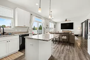 9172 Briar Ln, Saint John, IN 46373 - Photo 6