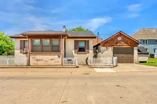 402 Liberty St, East Chicago, IN 46312 - Photo 2