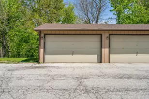 932 Jordan Cir, Schererville, IN 46375 - Photo 16