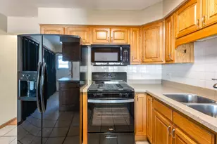 932 Jordan Cir, Schererville, IN 46375 - Photo 8