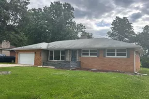 5429 Dexter Dr, Merrillville, IN 46410 - Photo 2
