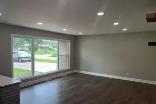 5429 Dexter Dr, Merrillville, IN 46410 - Photo 6