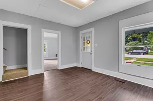 726 E Angelica St, Rensselaer, IN 47978 - Photo 2