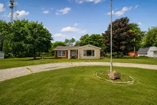 211 S Madison St, Medaryville, IN 47957 - Photo 1