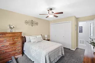 9320 Spring Creek Dr, Highland, IN 46322 - Photo 14