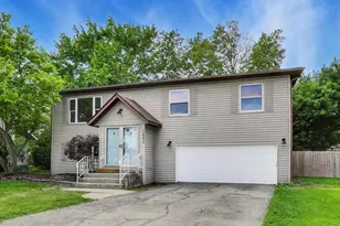 1662 Ivy Ct, Schererville, IN 46375 - Photo 2
