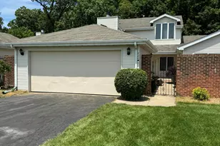 424 Deerpath Dr W, Schererville, IN 46375 - Photo 1