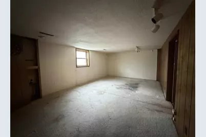 714 Washington Park Boulevard, Michigan City, IN 46360 - Photo 18