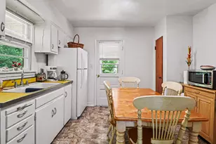 206 S Adams St, Hebron, IN 46341 - Photo 4