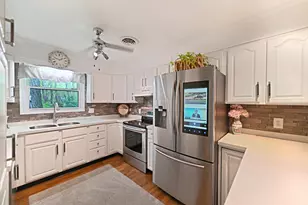 22618 Lake Shore Dr, Elkhart, IN 46514 - Photo 8
