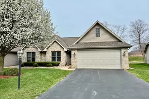 1521 Rosewood Ln, Schererville, IN 46375 - Photo 1