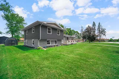 9 Hickory Drive, Hobart, IN 46342 - Photo 2