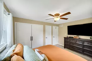 9 Hickory Dr, Hobart, IN 46342 - Photo 10
