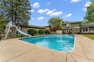 1343 Fran-lin Pkwy, Munster, IN 46321 - Photo 2